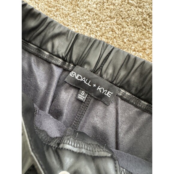 Kendall & Kylie Black Faux Leather Pants Sz S Cuffed Bottom Trendy Chic - Picture 3 of 5